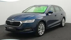 Blauw, metallic lak Gebruikt 2021 Skoda Octavia Business Line Stationwagen | € 22.900 (Eerlijke prijs)