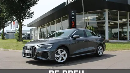 Grijs Gebruikt 2021 Audi A3 S-Line Sedan | € 27.995 (Eerlijke prijs)