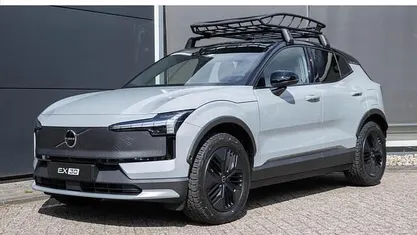 Grijs Occasion 2025 Volvo EX30 CC Performance SUV | € 48.750 (Eerlijke prijs)