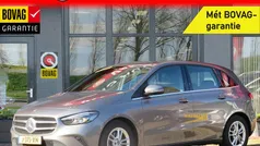 Grijs Gebruikt 2019 Mercedes 200 Premium Plus MPV | € 21.900 (Eerlijke prijs)