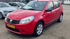 Rood Gebruikt 2009 Dacia Sandero Ambiance Hatchback | € 2.750 (Eerlijke prijs)