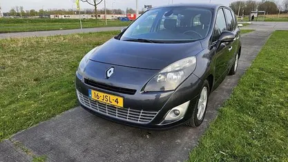 Occasion 2009 Renault Scénic III Dynamique MPV | € 1.750 (Eerlijke prijs)