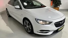 Wit (metallic) Gebruikt 2019 Opel Insignia Sport Hatchback | € 13.950 (Eerlijke prijs)