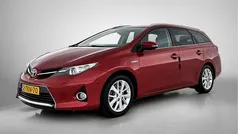 Rood parelmoer Gebruikt 2014 Toyota Auris Touring Sports Stationwagen | € 12.900 (Eerlijke prijs)