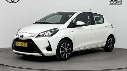 Wit Gebruikt 2017 Toyota Yaris Hybrid Hatchback | € 14.950 (Goede deal)