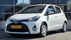 Wit Gebruikt 2017 Toyota Yaris Hybrid Hatchback | € 13.950 (Goede deal)