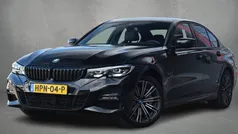 Zwart Gebruikt 2022 BMW 330e Executive Sedan | € 32.950 (Eerlijke prijs)