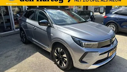 Grijs Occasion 2021 Opel Grandland X Ultimate SUV | € 27.900 (Eerlijke prijs)