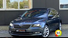 Grijs, metallic lak Gebruikt 2016 Skoda Superb Ambition Stationwagen | € 14.640 (Eerlijke prijs)