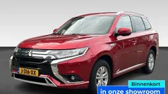 Rood Gebruikt 2020 Mitsubishi Outlander P-HEV SUV | € 21.440 (Goede deal)