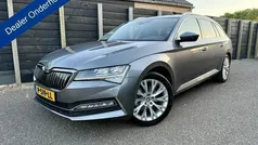 Grijs Gebruikt 2022 Skoda Superb Business Line Stationwagen | € 24.950 (Eerlijke prijs)