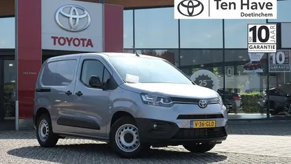 Grijs Gebruikt 2024 Toyota Proace City City MPV | € 24.900 (Eerlijke prijs)