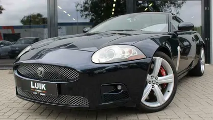 Zwart, metallic lak Gebruikt 2007 Jaguar XKR Coupé | € 24.800 (Eerlijke prijs)
