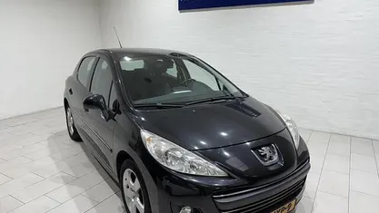 Zwart Gebruikt 2009 Peugeot 207 Hatchback | € 2.500 (Eerlijke prijs)