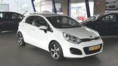 Wit Gebruikt 2014 Kia Rio Plus Hatchback | € 4.950 (Goede deal)