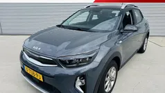 Grijs Gebruikt 2024 Kia Stonic SUV | € 23.250 (Eerlijke prijs)