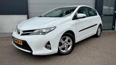 Wit Gebruikt 2014 Toyota Auris Comfort Hatchback | € 8.499 (Eerlijke prijs)