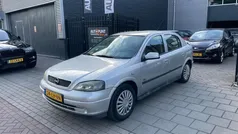 Grijs Gebruikt 2003 Opel Astra Njoy Hatchback | € 999 (Eerlijke prijs)