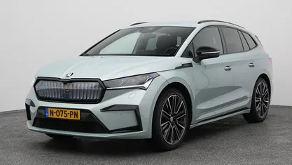 Grijs (metallic) Occasion 2021 Skoda Enyaq iV SUV | € 21.700 (Eerlijke prijs)