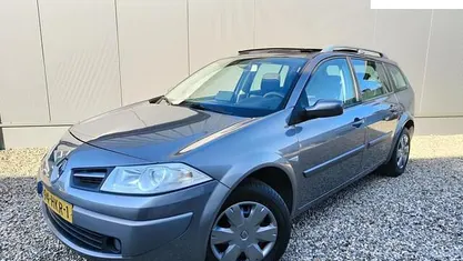 Grijs Gebruikt 2009 Renault Mégane GrandTour Business Stationwagen | € 3.298 (Eerlijke prijs)