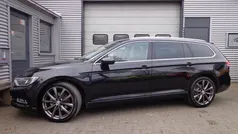 Zwart Gebruikt 2015 VW Passat Highline Stationwagen | € 10.499 (Eerlijke prijs)