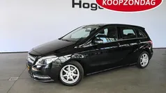 Zwart Gebruikt 2013 Mercedes B180 Ambition MPV | € 11.940 (Eerlijke prijs)