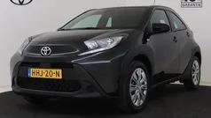 Zwart Gebruikt 2025 Toyota Aygo Play Hatchback | € 20.850 (Eerlijke prijs)