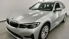 Zilver Gebruikt 2020 BMW 318 Sport Line Stationwagen | € 24.490 (Eerlijke prijs)