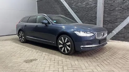 Blauw Gebruikt 2024 Volvo V90 Plus Stationwagen | € 53.600 (Eerlijke prijs)