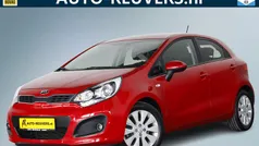 Rood Gebruikt 2013 Kia Rio Hatchback | € 10.900 (Eerlijke prijs)