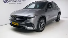Grijs, metallic lak Gebruikt 2021 Mercedes EQA250 Business SUV | € 28.950 (Eerlijke prijs)
