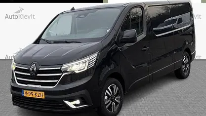 Zwart Occasion 2024 Renault Trafic MPV | € 29.950 (Goede deal)