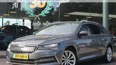 Grijs Gebruikt 2022 Skoda Superb Business Line Stationwagen | € 23.950 (Eerlijke prijs)