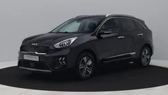 Zwart, metallic lak Gebruikt 2022 Kia Niro SUV | € 20.900 (Goede deal)