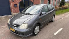 Grijs Gebruikt 2004 Nissan Almera Tino Visia MPV | € 1.550 (Eerlijke prijs)