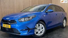 Blauw, metallic lak Gebruikt 2022 Kia Ceed Sportswagon Stationwagen | € 18.995 (Eerlijke prijs)