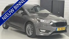 Grijs Gebruikt 2018 Ford Focus ST-Line Stationwagen | € 9.950 (Super prijs)