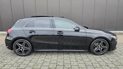 Zwart (metallic) Gebruikt 2020 Mercedes A200 Advantage Sedan | € 22.950 (Eerlijke prijs)