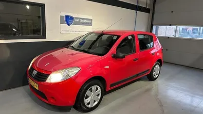 Occasion Dacia Sandero Ambiance 75 PK (55 kW) 2009 Rood Hatchback