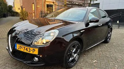 Occasion Alfa Romeo Giulietta Super 170 PK (125 kW) 2016 Zwart (metallic) Hatchback