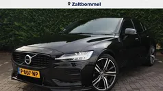 Zwart Gebruikt 2022 Volvo S60 R-Design Sedan | € 34.950 (Eerlijke prijs)