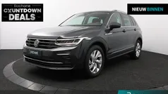 Grijs Gebruikt 2022 VW Tiguan Life SUV | € 32.695 (Super prijs)
