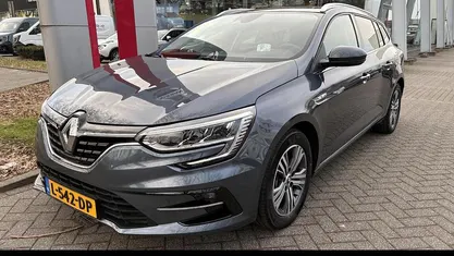 Grijs Occasion 2021 Renault Mégane IV Bose Edition Stationwagen | € 16.860 (Goede deal)
