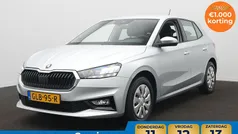 Grijs Gebruikt 2024 Skoda Fabia Selection Hatchback | € 19.795 (Eerlijke prijs)