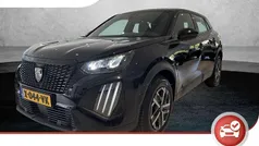 Zwart, metallic lak Gebruikt 2024 Peugeot 2008 Active SUV | € 21.925 (Super prijs)