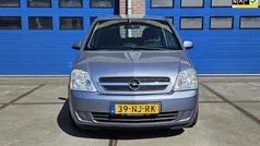 Grijs Gebruikt 2003 Opel Meriva Enjoy MPV | € 1.299 (Eerlijke prijs)