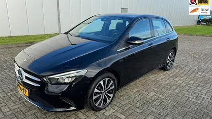 Zwart Occasion 2021 Mercedes B250 Premium MPV | € 16.999 (Super prijs)