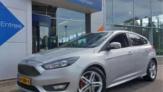 Grijs Gebruikt 2015 Ford Focus Titanium Hatchback | € 13.950 (Eerlijke prijs)