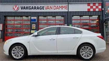 Occasion Opel Insignia 140 PK (102 kW) 2012 Wit Hatchback