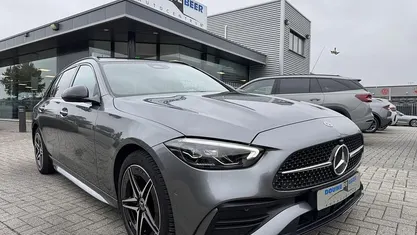 Grijs Gebruikt 2022 Mercedes C300 AMG line Stationwagen | € 38.650 (Eerlijke prijs)
